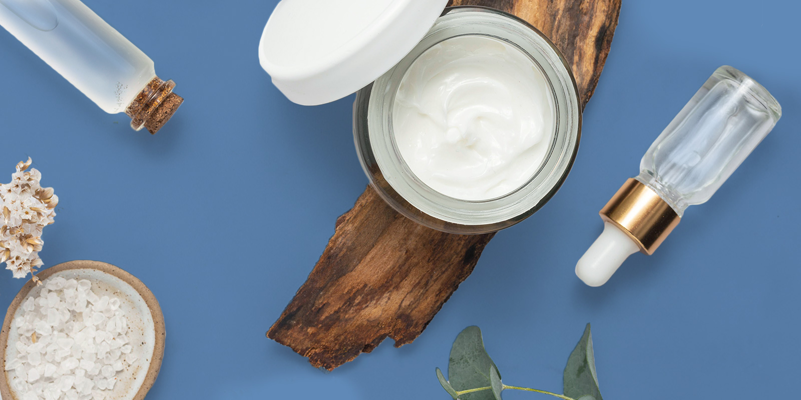 دليل العناية بالبشرة الحساسة: روتين، نصائح وطرق دوائية لبشرة حساسة صحية